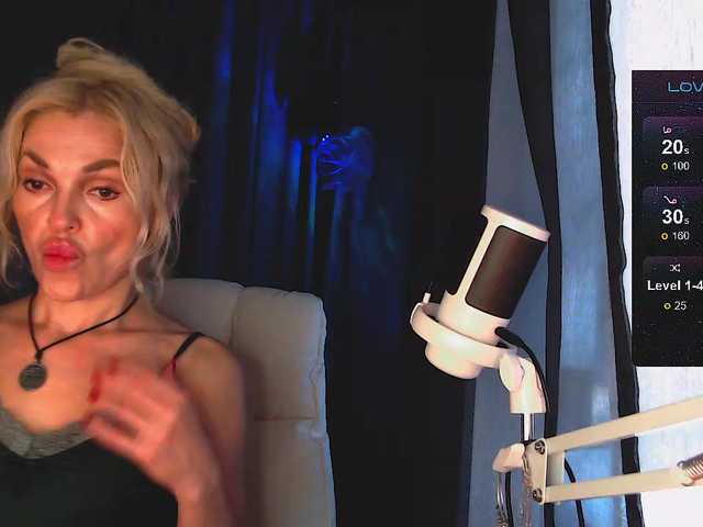 Margo77-1 live cam on BongaCams