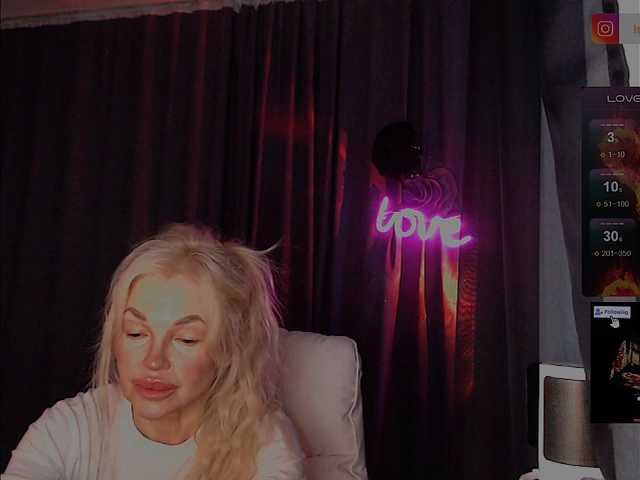 Margo77-1 live cam on BongaCams