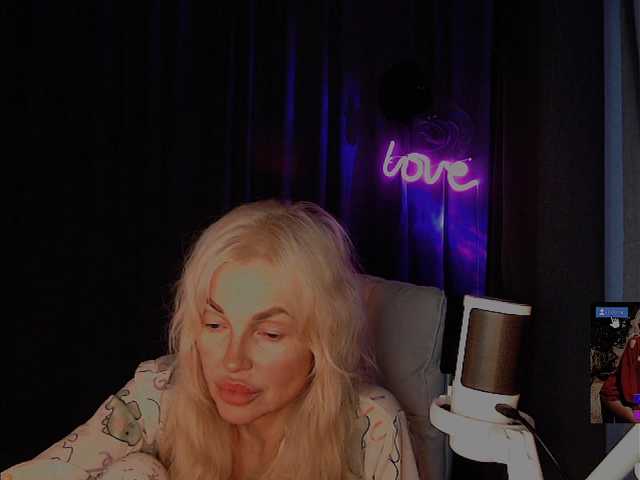 Margo77-1 live cam on BongaCams