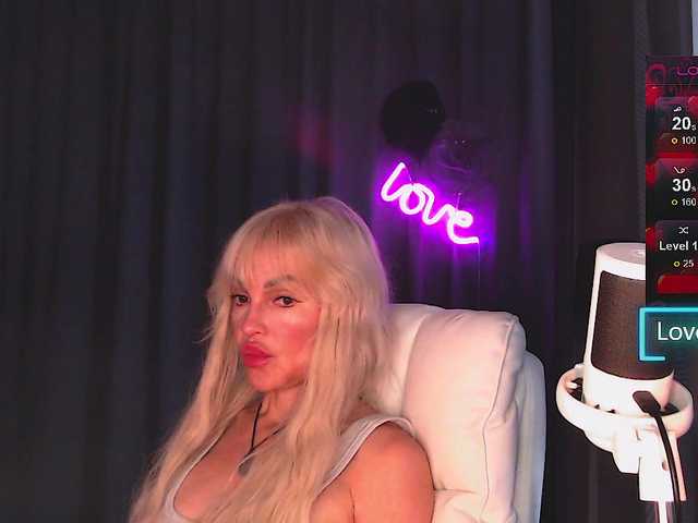 Margo77-1 live cam on BongaCams