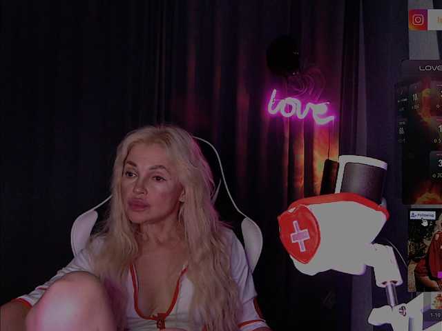 Margo77-1 live cam on BongaCams