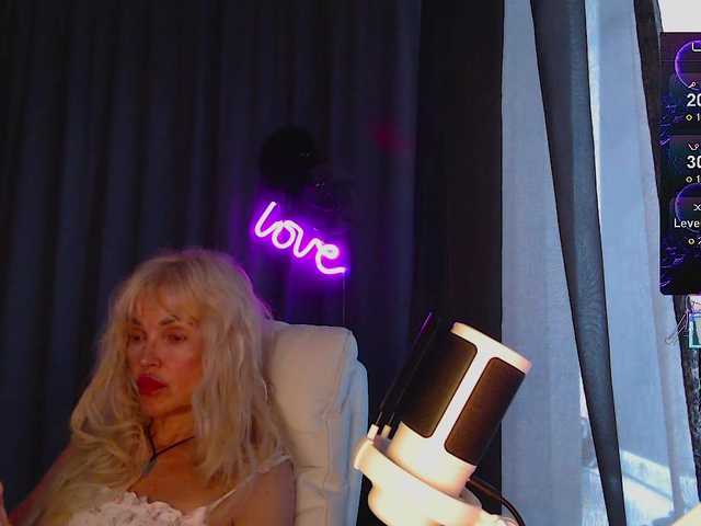 Margo77-1 live webcam show