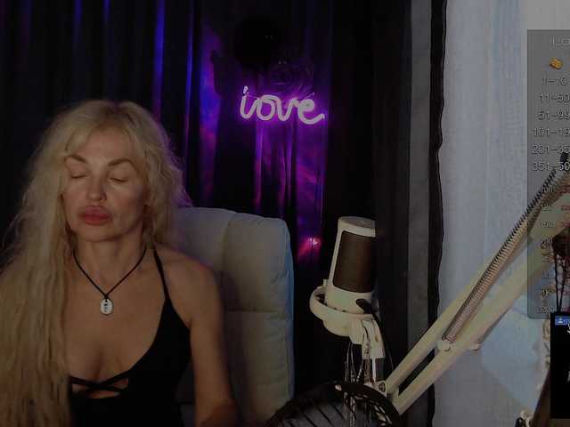 Margo77-1 live cam on BongaCams