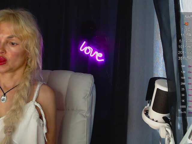 Margo77-1 live webcam show