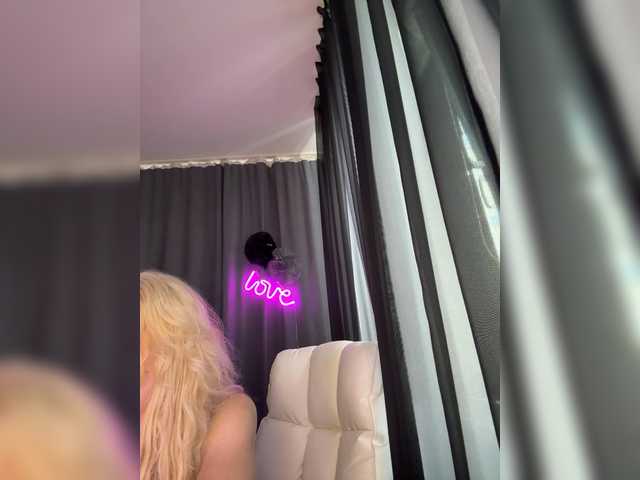 Margo77-1 live webcam show