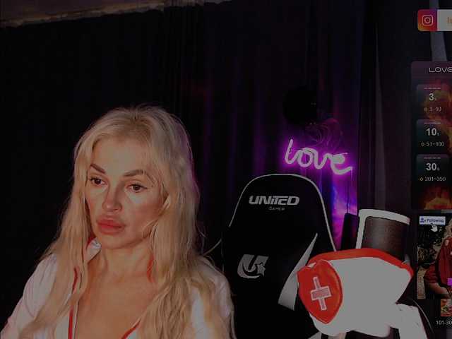 Margo77-1 live cam on BongaCams