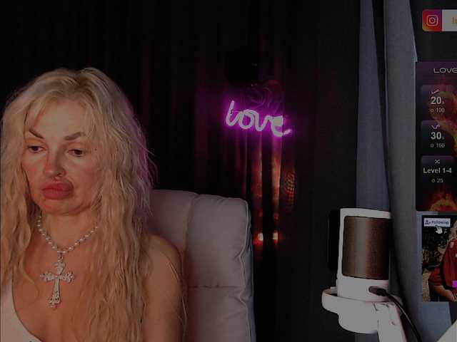 Margo77-1 live cam on BongaCams