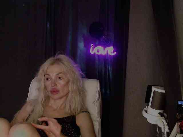 Margo77-1 Live Webcam on BongaCams