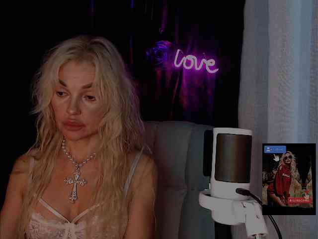 Margo77-1 live female cam on bongacams