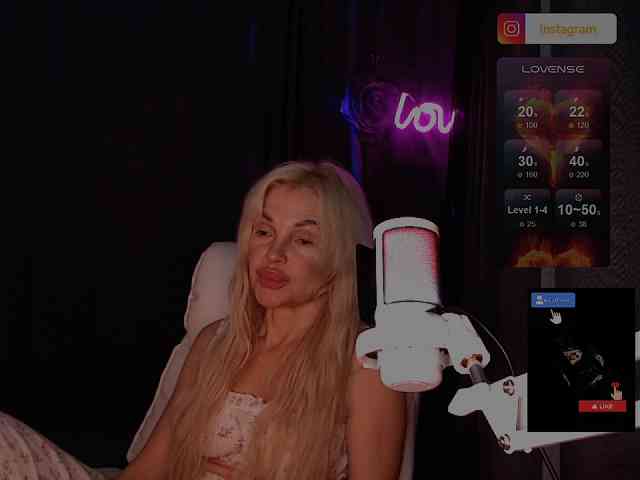 Margo77-1 live female cam on bongacams