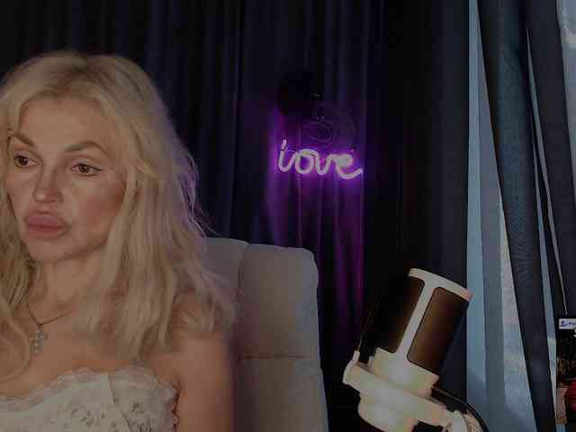Margo77-1's cam show statistics and live stream