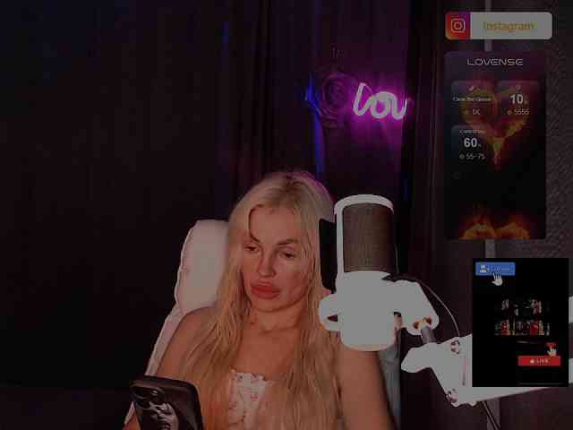 Margo77-1 live female cam on bongacams
