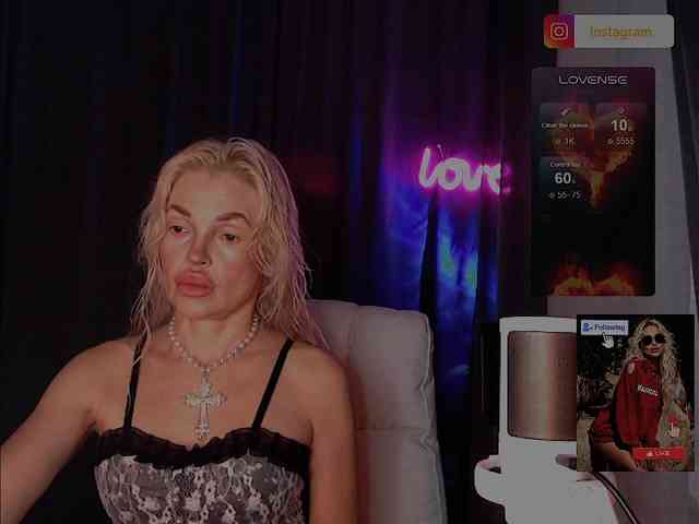 Margo77-1 live female cam on bongacams
