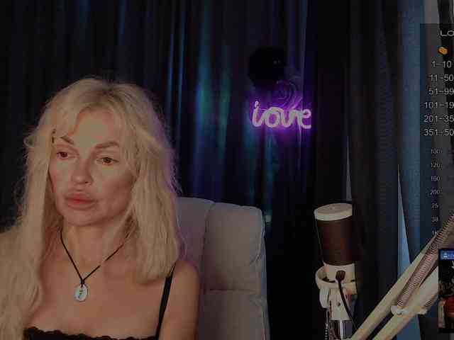 margo77-1's live room