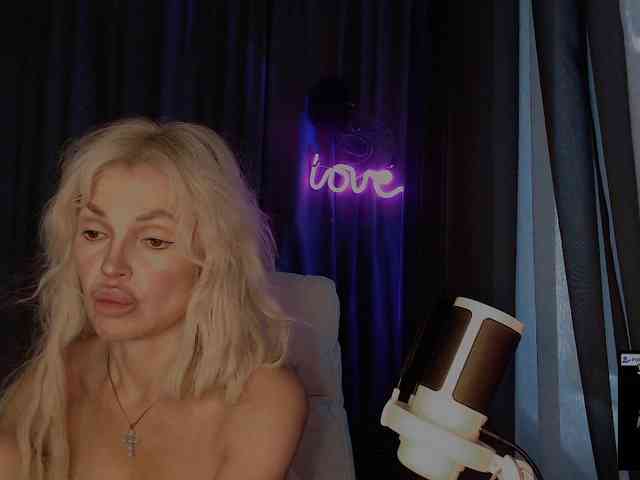 margo77-1's live room