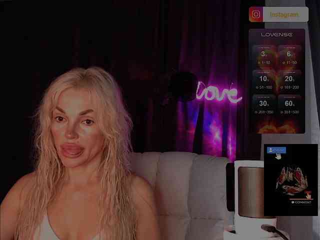 Margo77-1 live female cam on bongacams