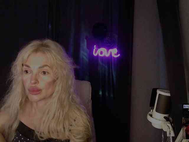 margo77-1's live room