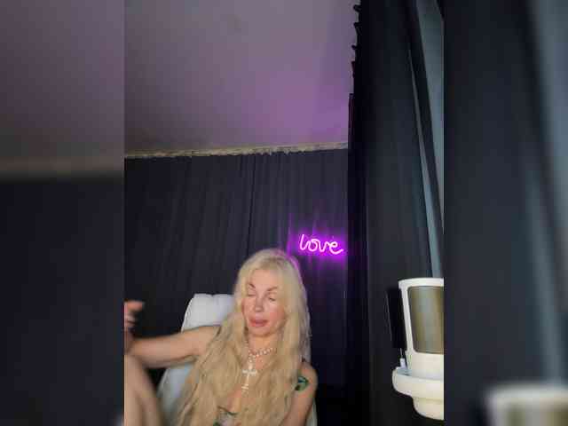 Margo77-1 live female cam on bongacams