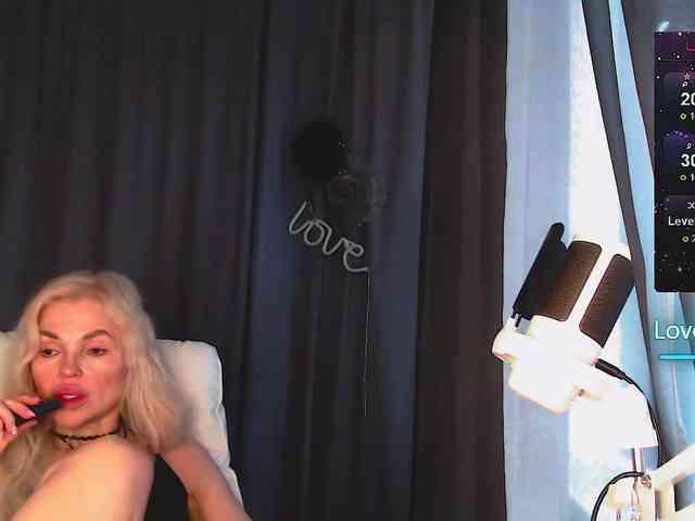 Margo77-1 Sex Cam Show