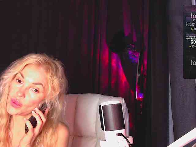 Este modelo está en vivo ahora. Margo77-1