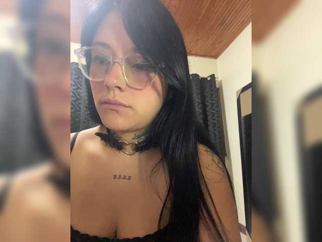 katy-bello live cam preview