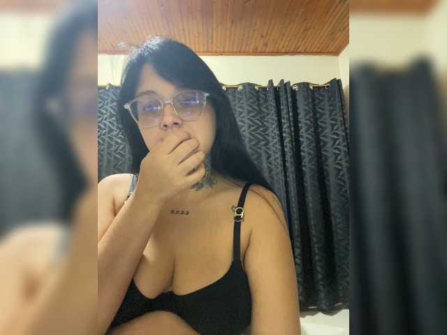 katy-bello live cam on BongaCams