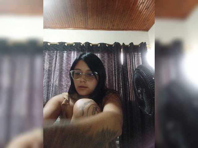 katy-bello live cam on BongaCams