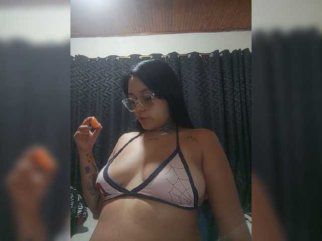 katy-bello live cam on BongaCams