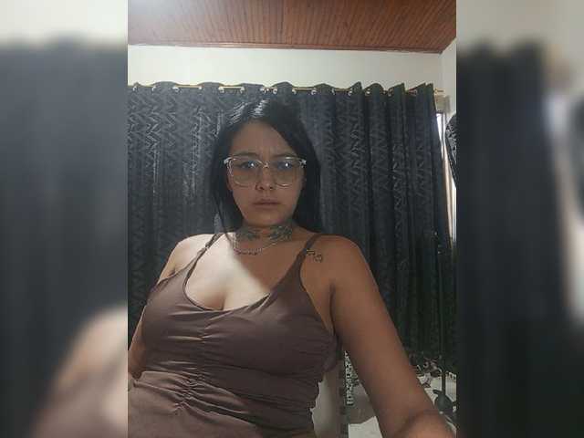 katy-bello live cam on BongaCams