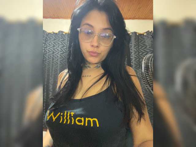 katy-bello live cam on BongaCams