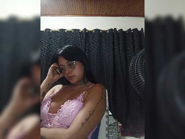 katy-bello live cam on BongaCams