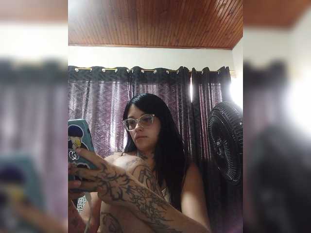 katy-bello live cam preview