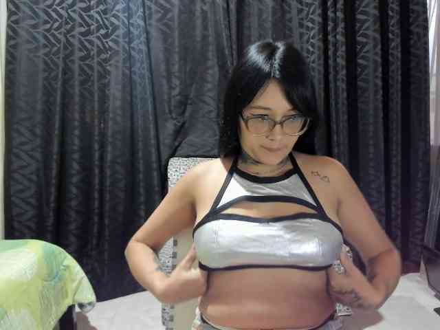 katy-bello webcam