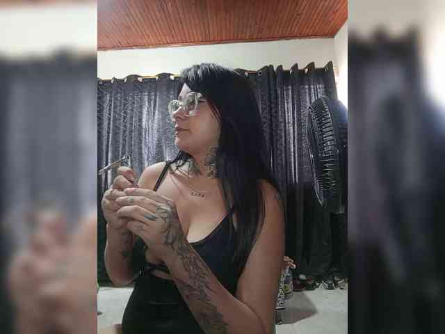 katy-bello webcam