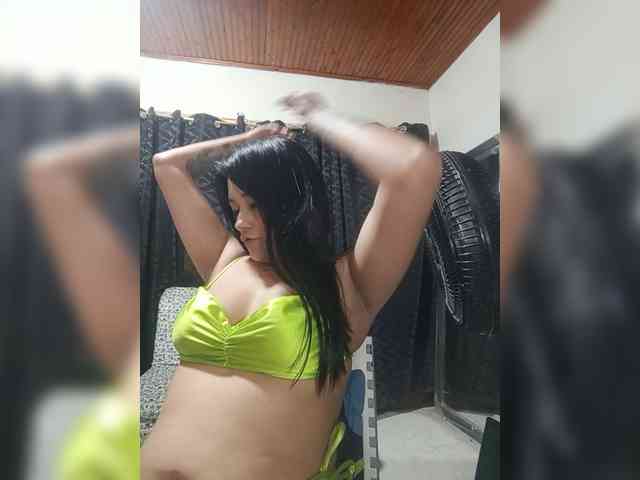 katy-bello webcam