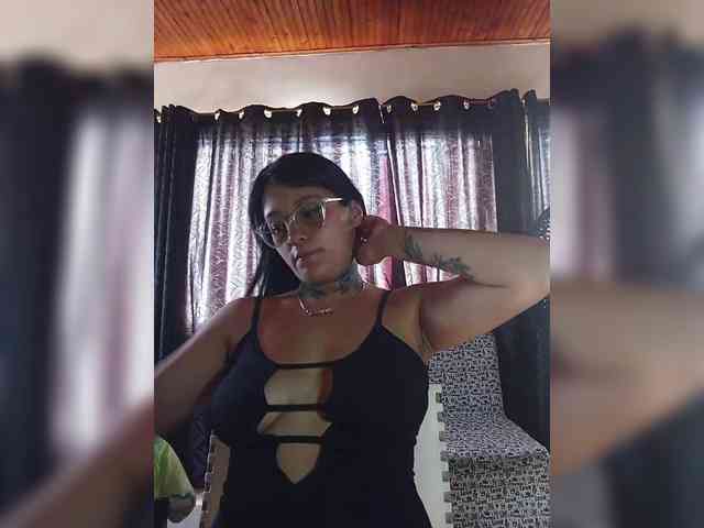 katy-bello webcam