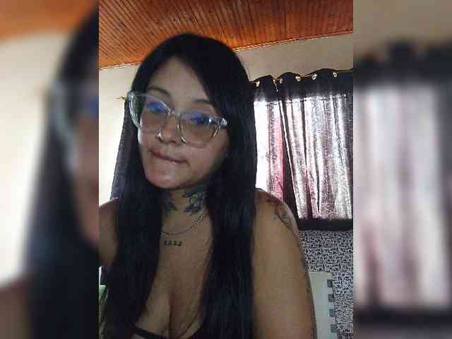 katy-bello webcam