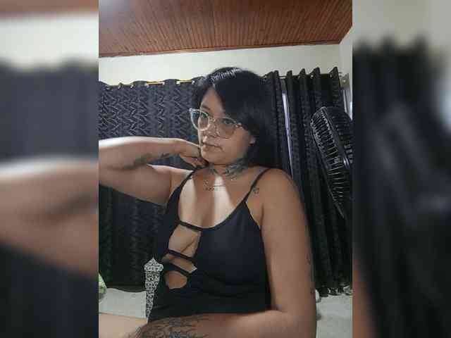katy-bello webcam