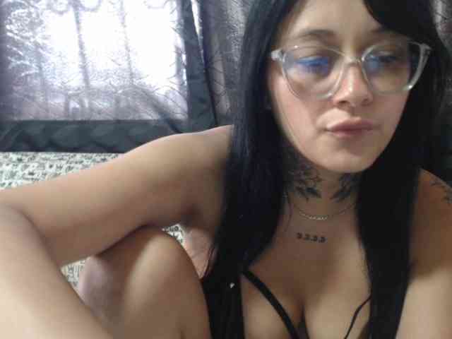 katy-bello webcam