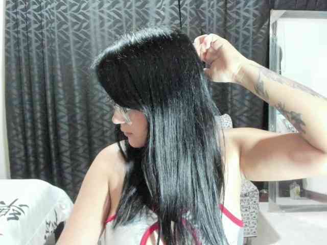 katy-bello webcam
