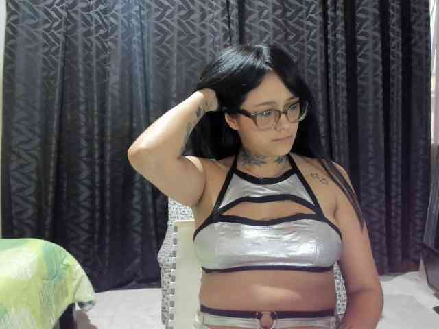 katy-bello webcam
