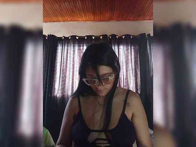katy-bello webcam
