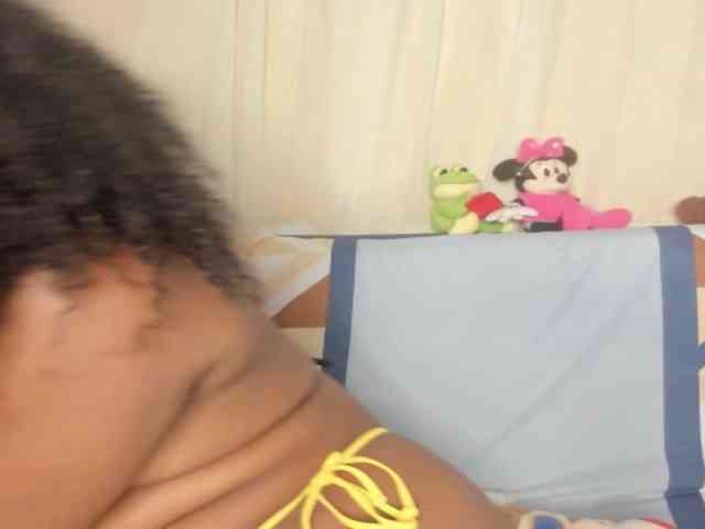 CarolinnaGomez webcam