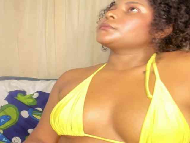 CarolinnaGomez webcam