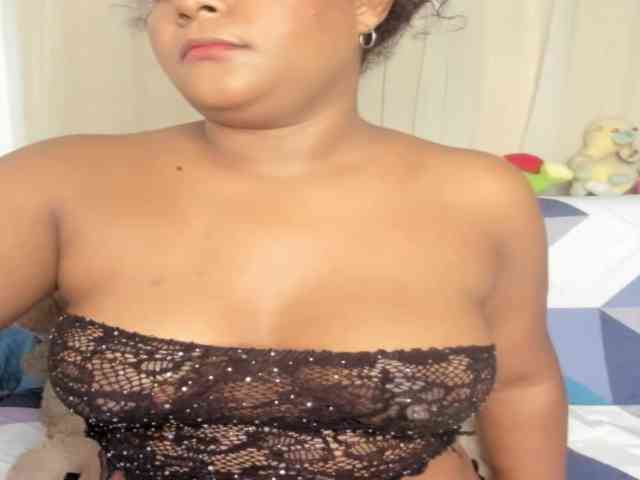 CarolinnaGomez webcam