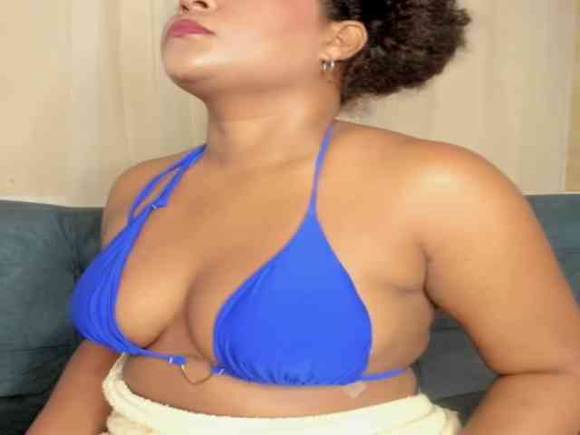 CarolinnaGomez webcam