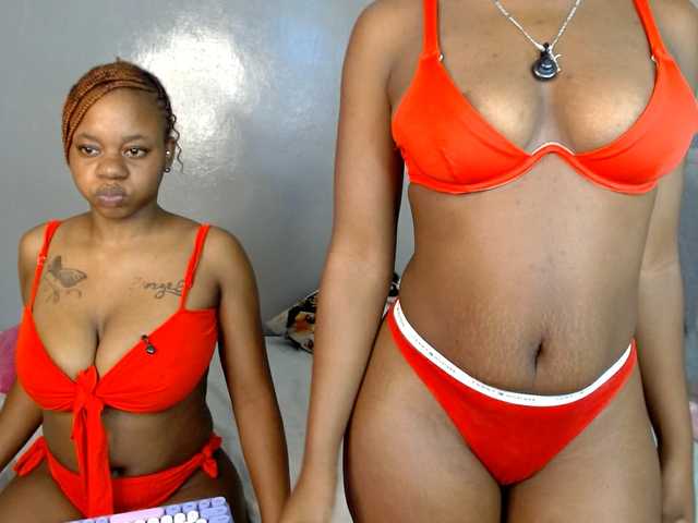 le modèle Royal309 est en webcam porno dans un show sur le site bongacams, il possède les tags suivants: Ebony,Redhead,Shaved