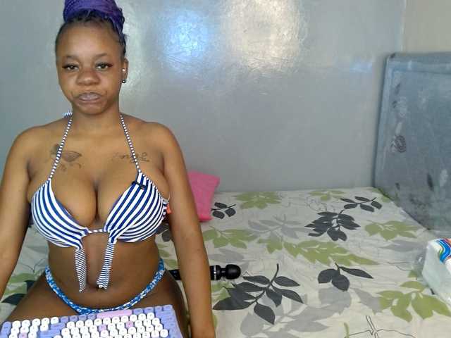 Royal309 live cam on BongaCams