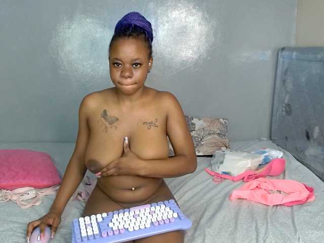 Royal309 live cam on BongaCams