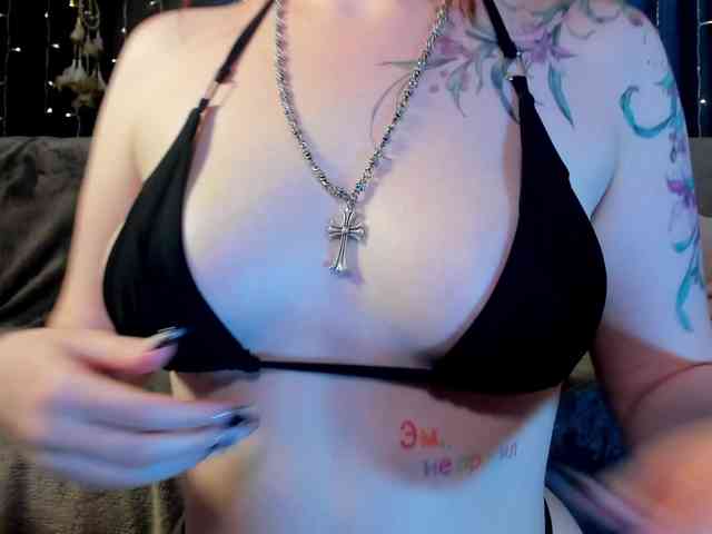 Ashley-Nicks webcam